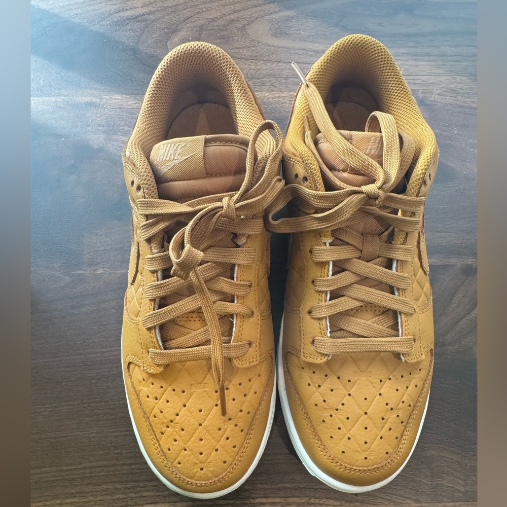 Nike Dunk Low Wheat colored. Lightly worn.